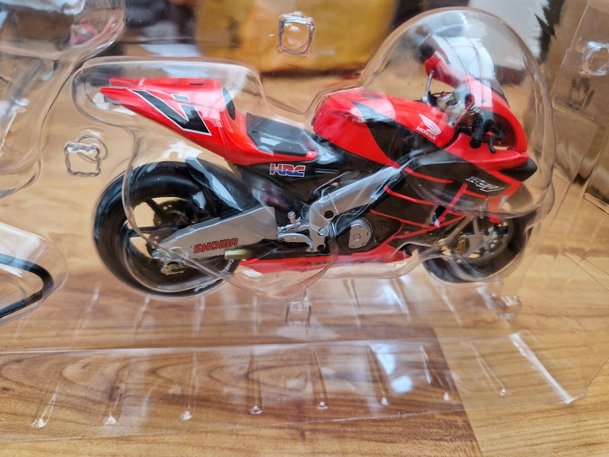 MINICHAMPS 1/12 VALENTINO ROSSI HONDA RC211V SUMMER TESTBIKE 2001