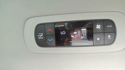 Used A/C Selector Switch fits: 2020 Chrysler Pacifica rear w/automatic temperatu