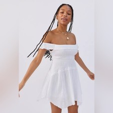 Urban Outfitters nwt Aubrey off the shoulder while flowy dress size medium
