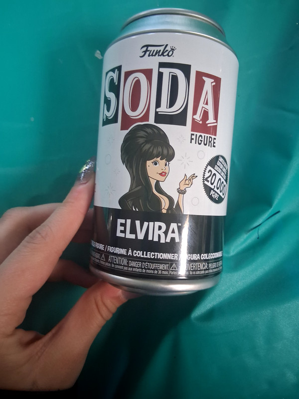 Funko Vinyl Soda: Elvira Mistress of the Dark • Can + Figure + Pog • New