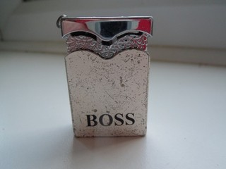 VINTAGE GAS BOSS ALIEN POCKET LIGHTER WORKING CONDITION