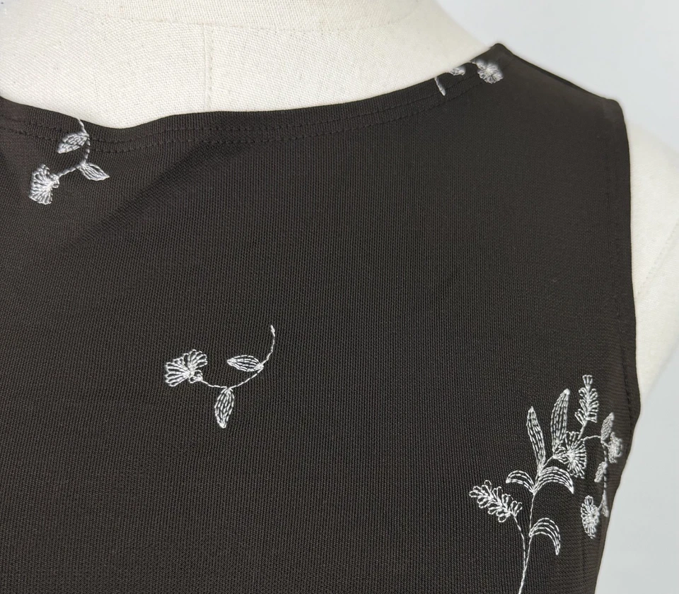 Camiseta sin mangas vintage años 90 para mujer pequeña marrón chocolate oscuro floral concha bordada Foto 3 de 4