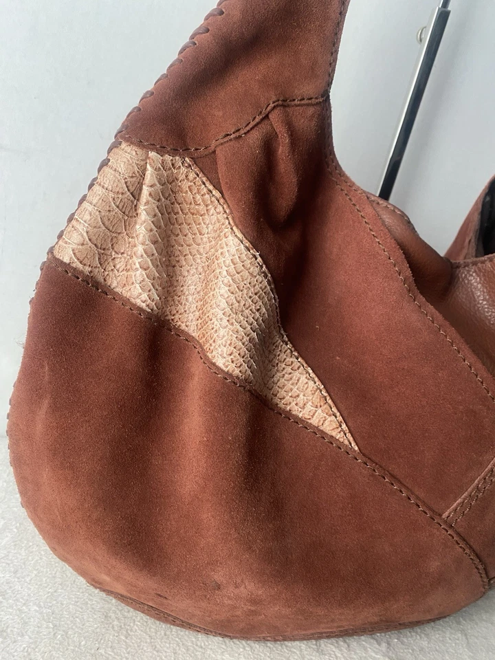 Bolso de Hombro Hobo de Cuero Gamuza Retazos LUCKY BRAND Foto 2 de 4