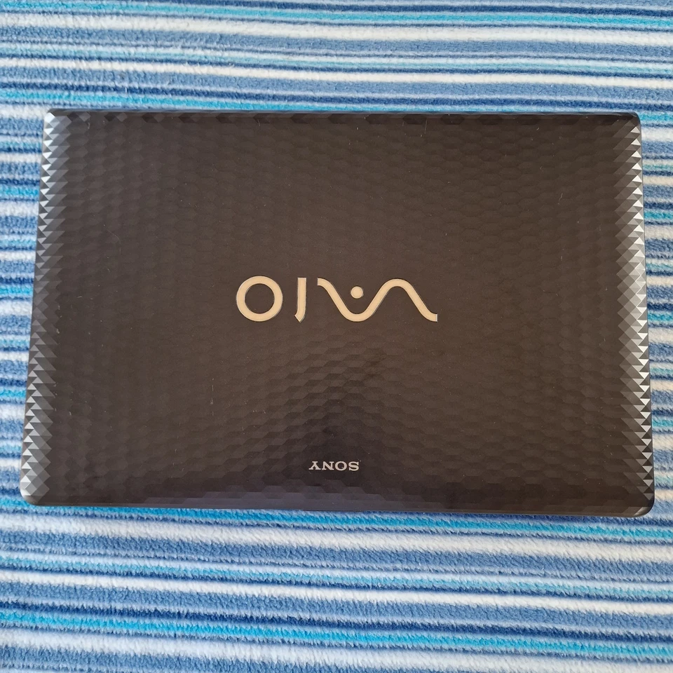 Sony Vaio VPCEJ , i5 , 17.3" , Wind 10 , 120Gb SSD,  8Gb RAM ,NVIDIA 410M (156) - Image 4 of 4