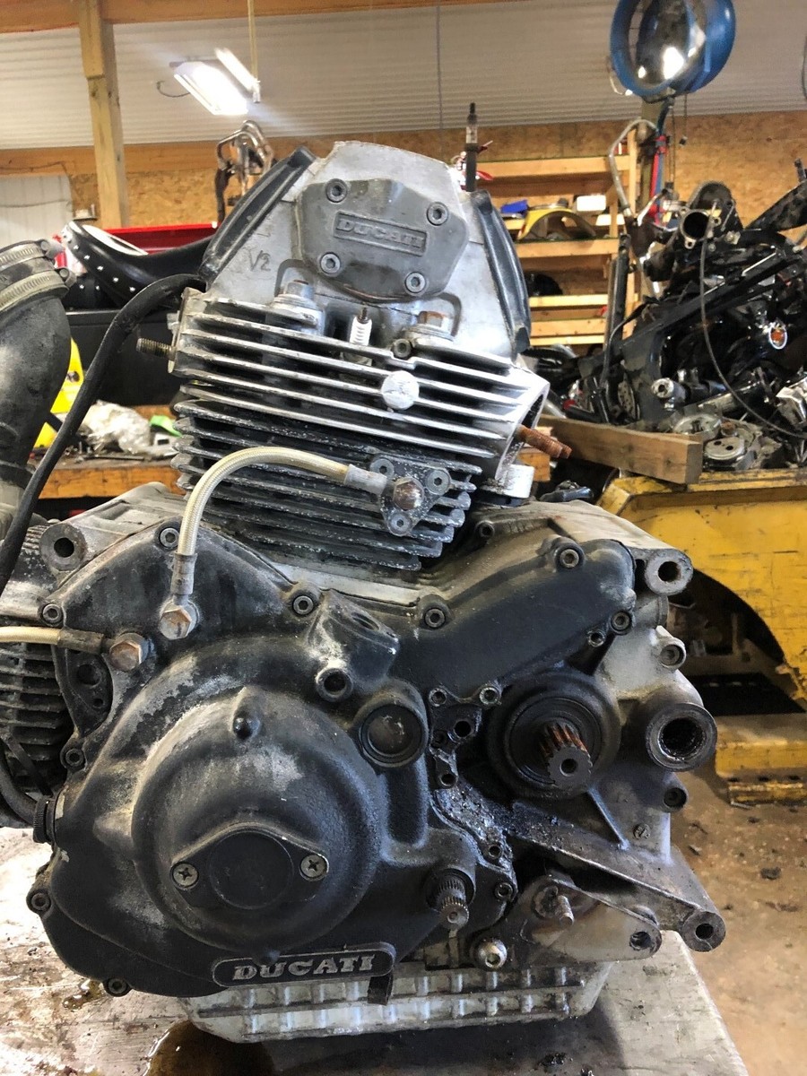 Ducati top 900ss engine
