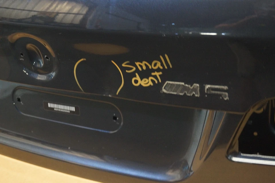 2011 2012 2013 2014 2015 2016 BMW 5 Series M5 Sedan tampa do porta-malas fabricante de equipamento original - Imagem 4 de 4