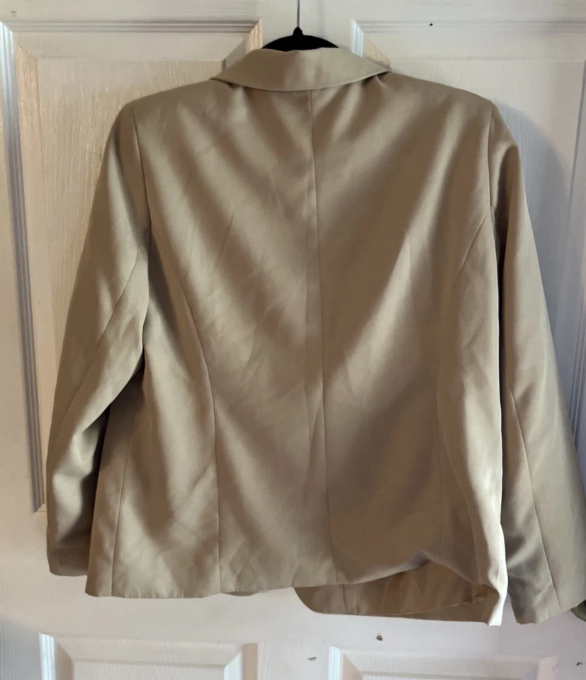Blazer Norm Thompson Mujer Bronceado Botón Mediano/Pequeño  Foto 2 de 4