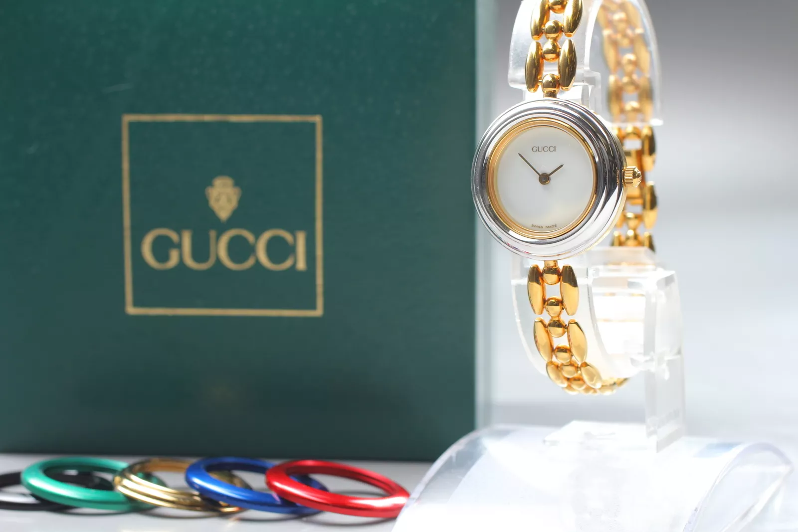 [N COMME NEUF] Montre femme vintage Gucci 11/12,2 lunette changeante 6 couleurs quartz JAPON