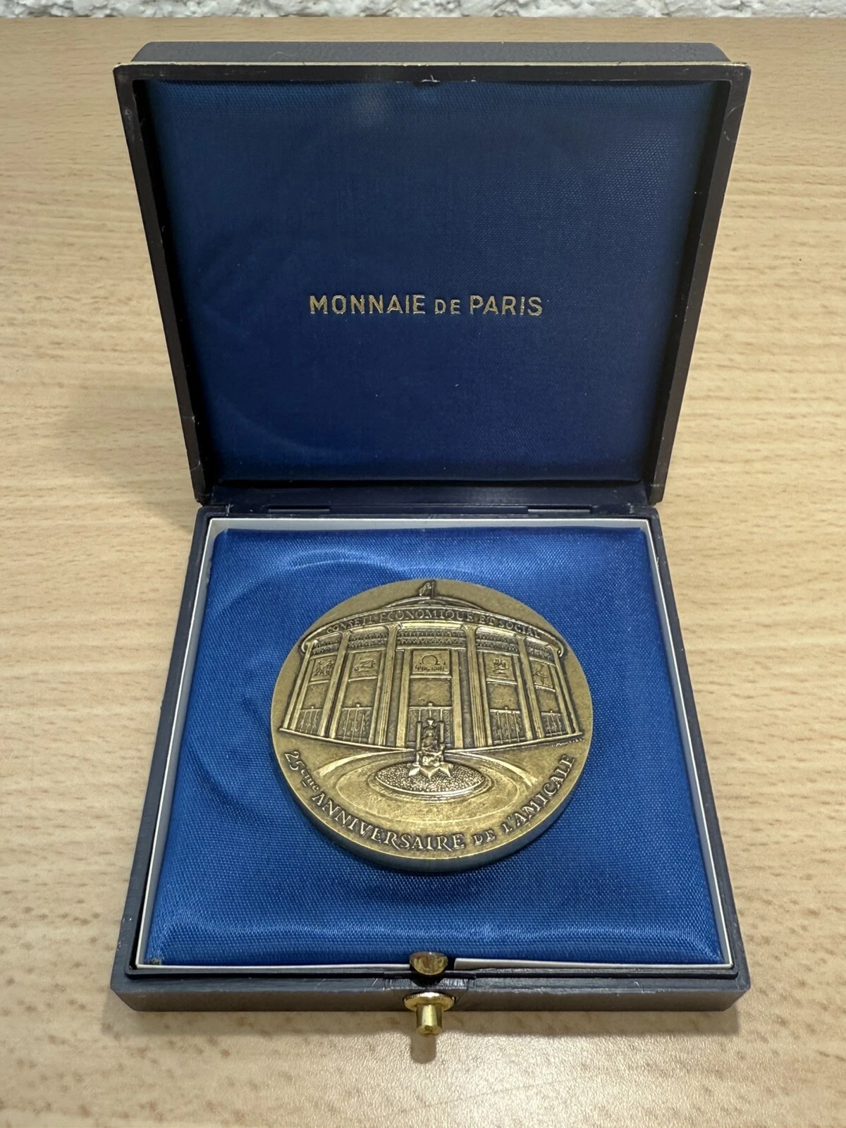 Médaille Amical Du Conseil Économique Et Social 1975 2000 Monnaie De Paris