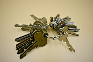18 Vintage Random Keys