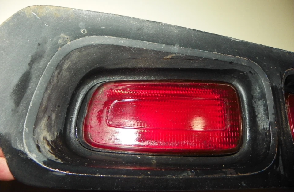 1972 1973 1974 DODGE CHALLENGER RT SE ORIGINAL MOPAR DRIVER SIDE TAIL LIGHT #2 - Image 3 of 4