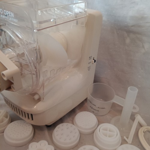 Popeil's Automatic Pasta Maker Machine Model P400 w/ 12 Dies - Picture 6 of 10