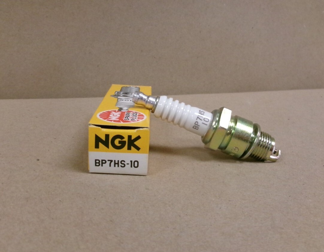 NGK Yamaha Honda Mercury Marine Standard Spark Plug BP7HS-10 QTY 3