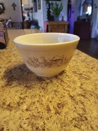 Vintage Pyrex Forest Fancies #401 Mushroom 750ml Nesting Mixing Bowl