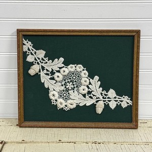 Vintage Crochet Flower Art in Wood Frame: Handmade tatted Lace Decor