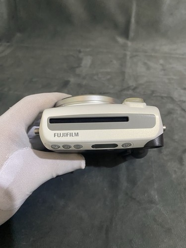 FUJIFILM INSTAX mini 70 Instant Film Camera - Moon White - *UNTESTED* - Picture 3 of 13