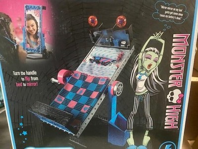 Monster High Frankie Stein Mirror Bed