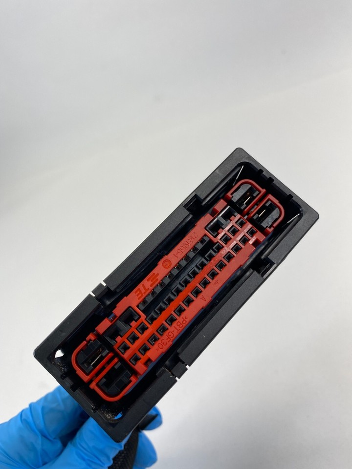 1518 Ford Focus Sedan 2.0L ABS Anti Lock Brake Pump Plug Connector