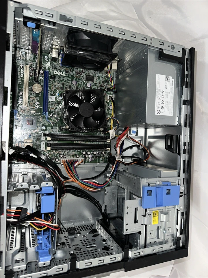 Dell Optiplex 7010 MT Intel Quad Core i5 No HDD/ OS For Parts Due to Not Tested - Image 2 of 4