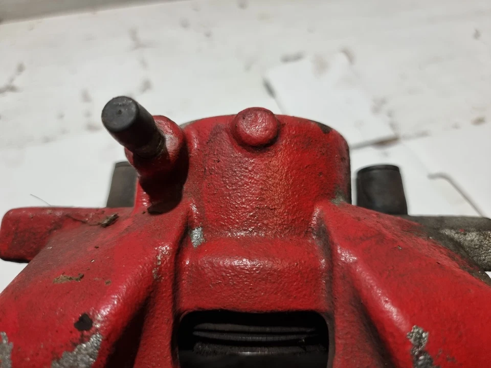 Alfa Romeo 159 Brake Caliper & Carrier Front Left N/S Right O/S Red 2007 OEM — 第 4/4 张图片