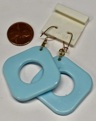 VINTAGE PIERCED EARRINGS LIGHT BLUE PLASTIC 1970 60s GOLD FILLED WIRES G11 - Picture 2 of 2