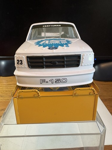 Vintage 1997 Hallmark Kiddie Car Classics Mechanic's Lift Used+’95 Racing Champ