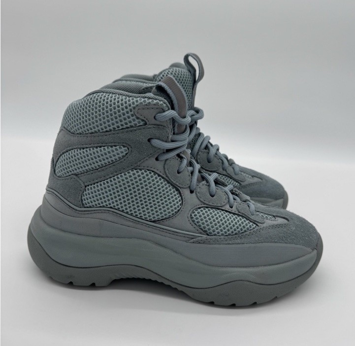 Yeezy Season 7 High-Top Sneakers House Blue Desert Boot thumbnail 8