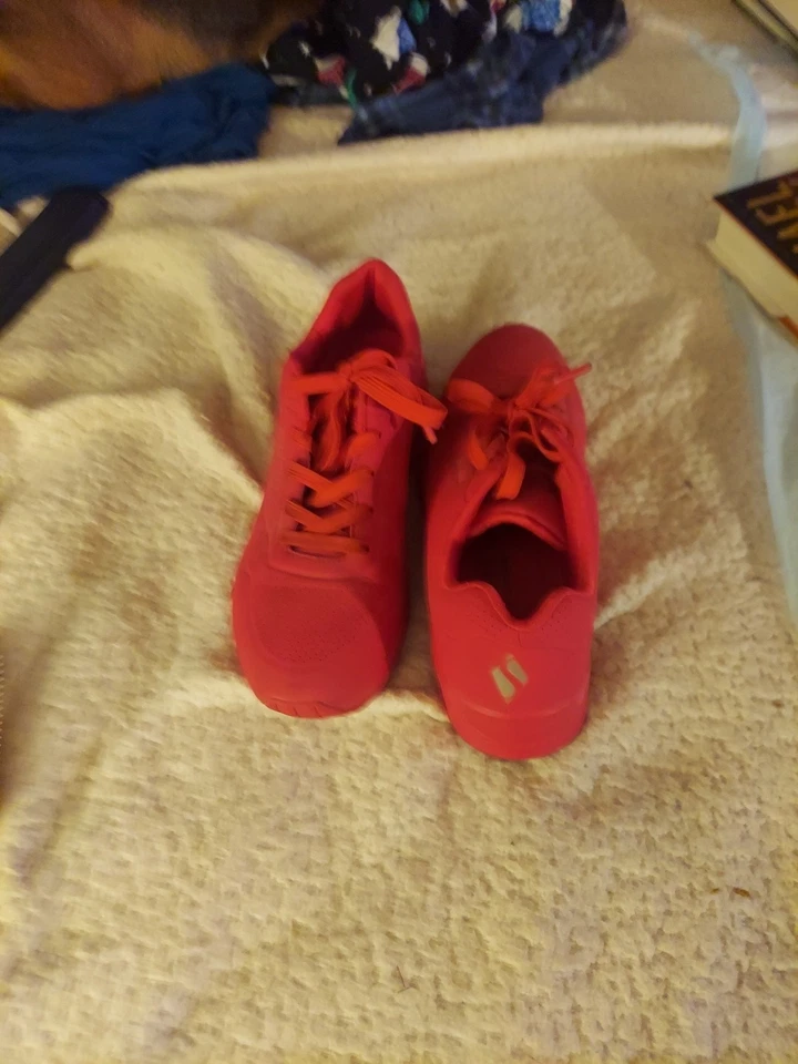 Skechers Women's Tennis Shoes Size US 8 - Image 3 of 4