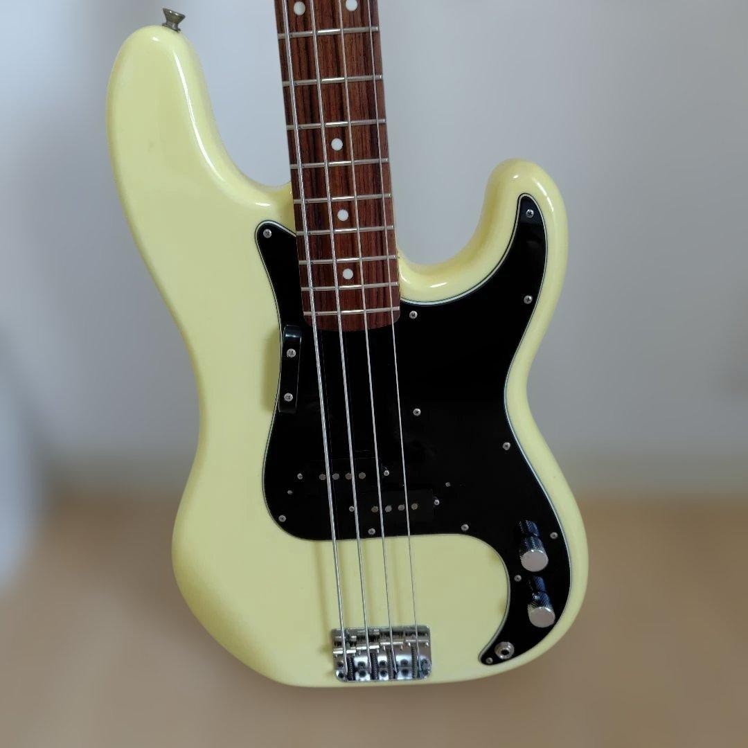Fender Japan Precision Bass Electric Bass Guitar MIJ 1997-2000 Crafted in Japan