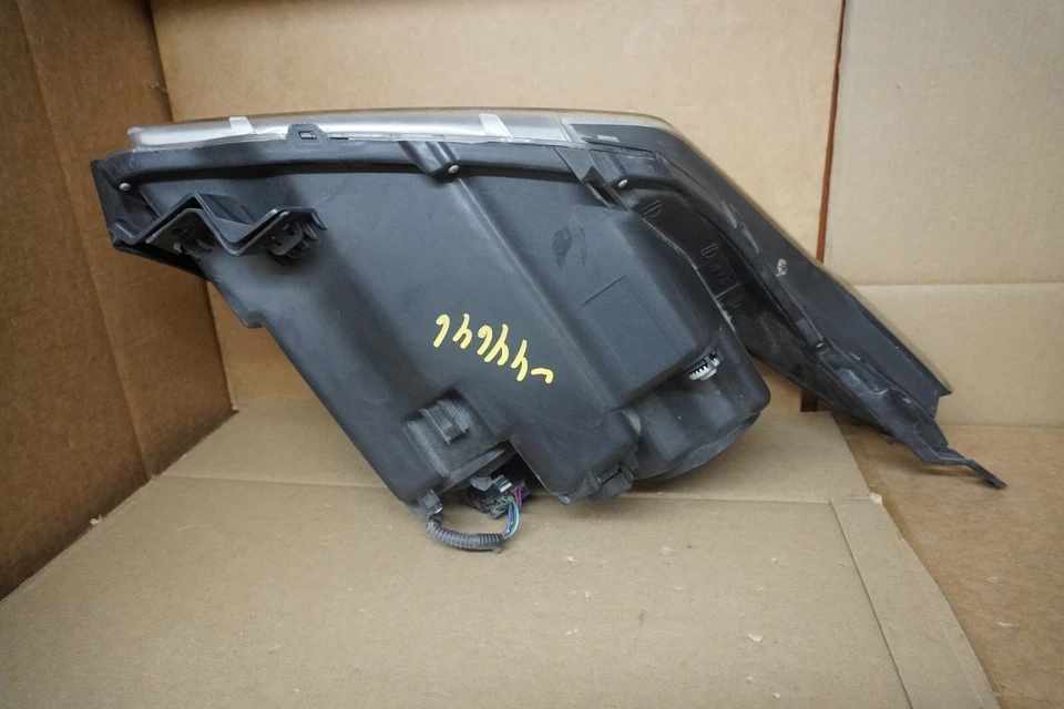 Faro de repuesto del lado derecho del pasajero Cadillac SRX 2014 2015 2016 TYC OEM Foto 3 de 4