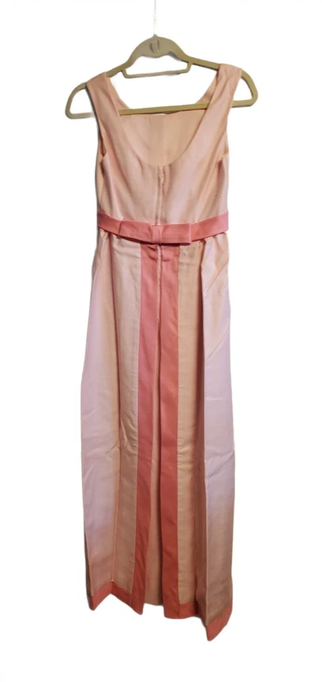 Vestido Formal Cintura Imperio Rosa De Colección Completamente Forrado Rosa Oscuro Borde Juegos con disfraces Años 70 Foto 2 de 2