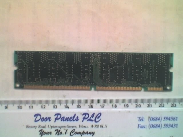 Siemens HYS64V8300GU-8 CL2 64MB 100MHz 168pin PC100-222-620 SIMM Memory - Image 3 of 3