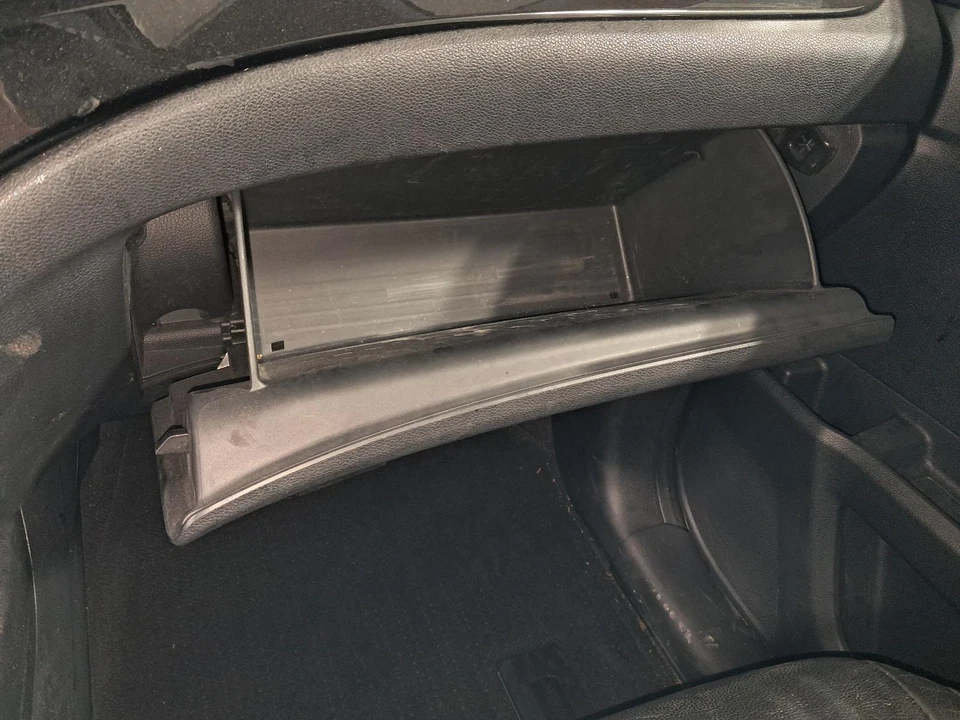 Guantera usada se adapta a: Honda Pilot Grade A 2017 Foto 2 de 4