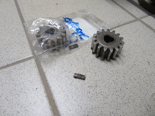 Antriebsritzel; Zahnrad li/re für Fleurelle BAE 471 Rasenmäher