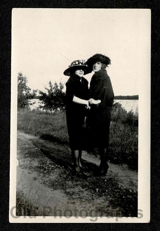 Fancy Hats Women Girlfriends Holding Hands Lake Dirt Road Old/Vintage Photo-A832