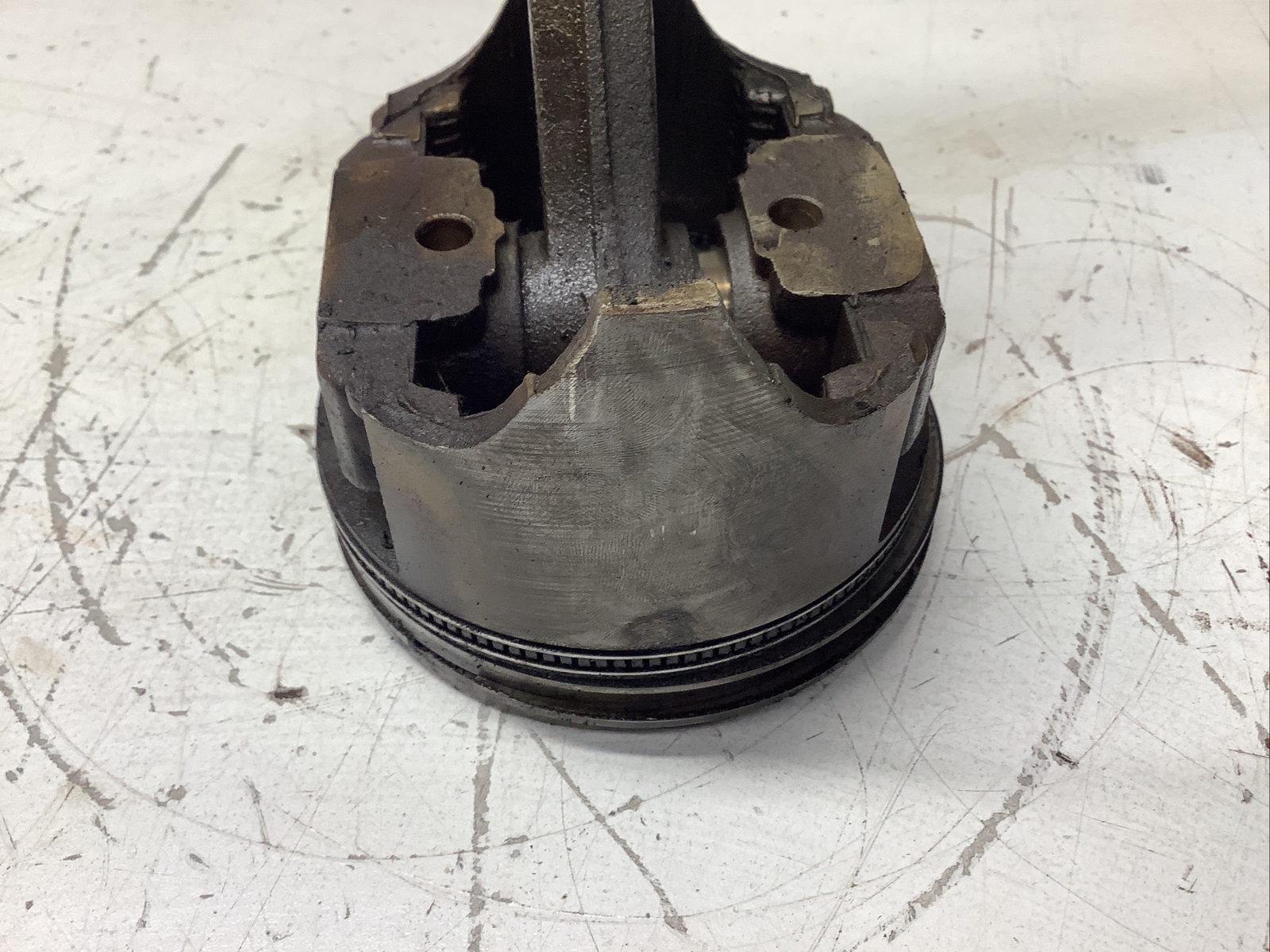 OEM FORD 302 CONNECTING ROD AND PISTON ASSEMBLY. C8OEA ROD C8OE6110U