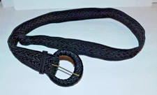 NEAT WOMANS PREOWNED 1 1/2" WIDE FASHION BELT WITH BLACK BRAIDED DESIGN