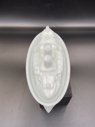 VICTORIAN MILK GLASS BATTLESHIP USS MAINE LIDDED EAPG COLLECTIBLE CANDY DISH - Picture 5 of 11
