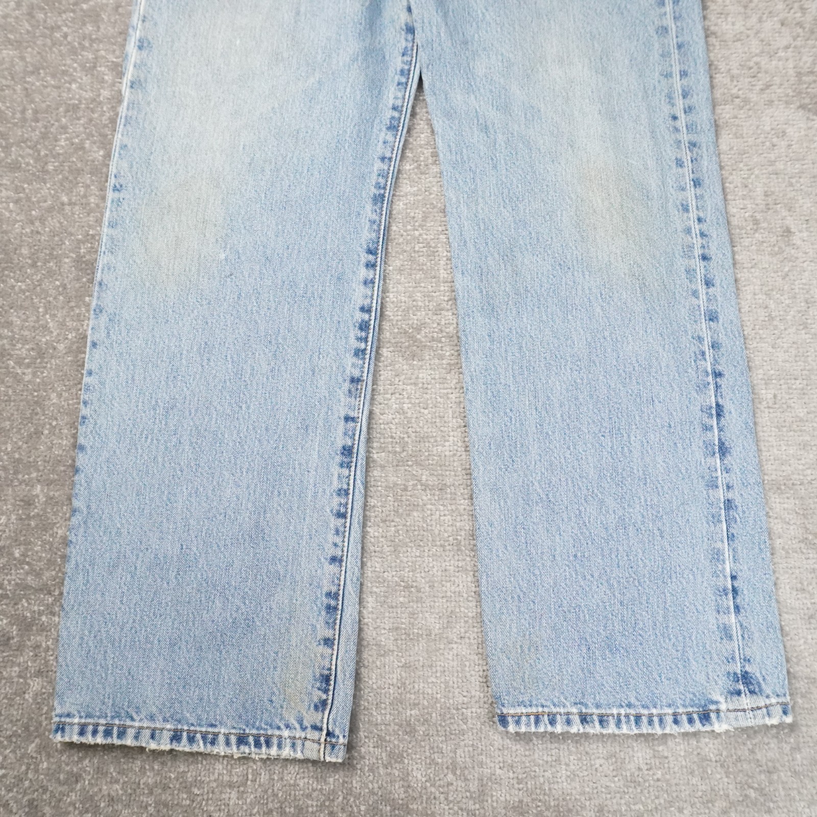 Levi's 501 Mens 35x32 Light Wash Straight Leg Blue Denim Jeans thumbnail 4