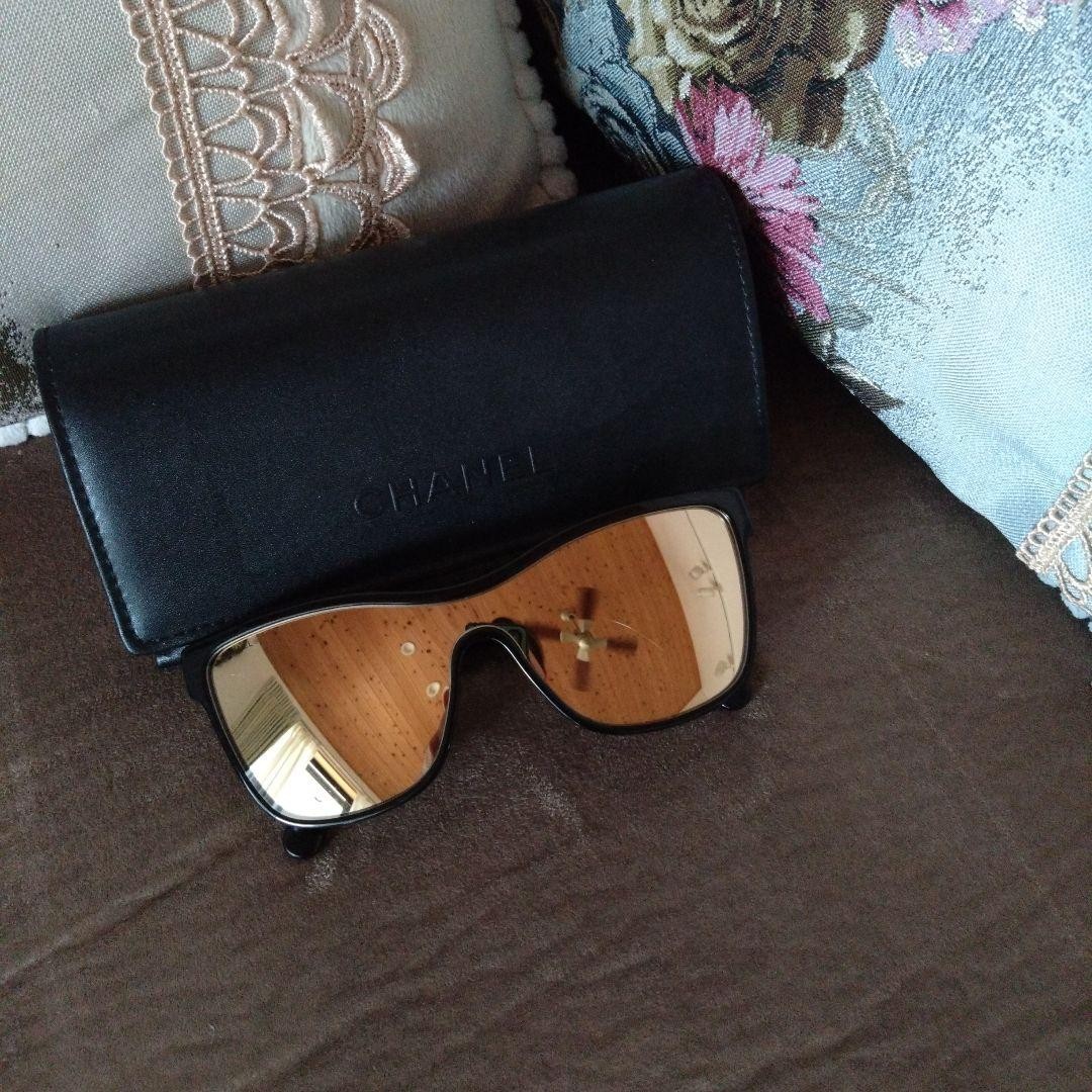 CHANEL 5418-A Black Frame Mirror Lens Sunglasses Logo