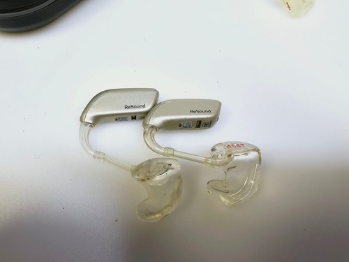 ReSound hearing aids RU988-DWC - Pair with ear inserts & original case - Picture 2 of 6