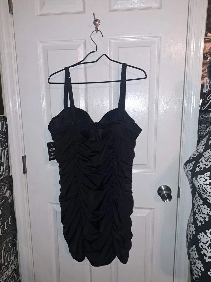 Vestido de baño Torrid negro de una pieza talla 2X DD/F NUEVO Foto 3 de 4