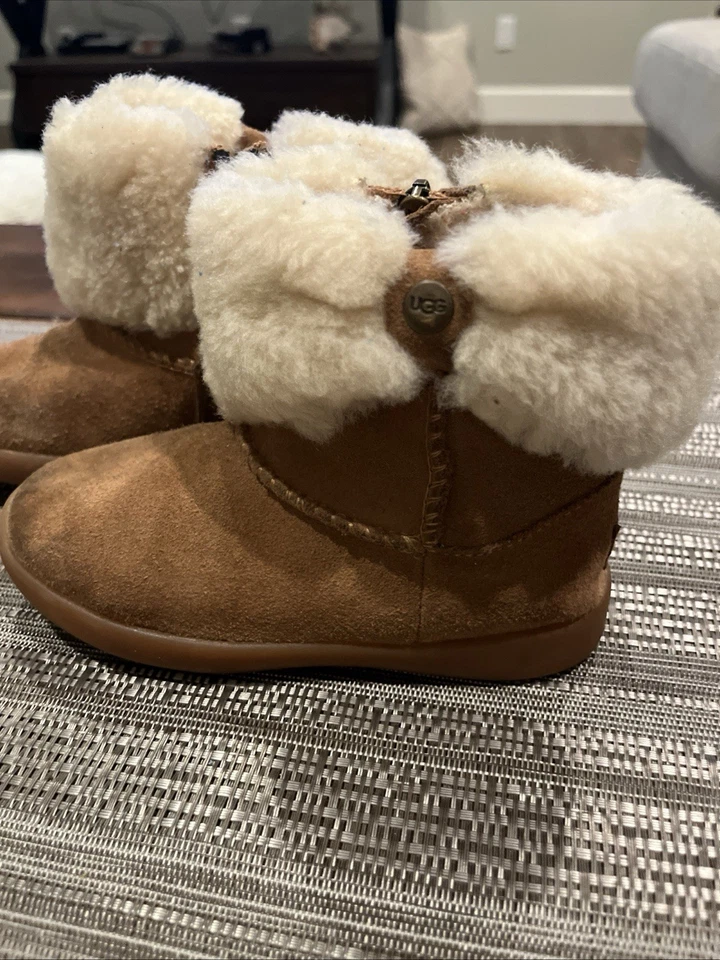 UGG Australia Ramona Boots Chestnut Girls Toddler Size 9 S/N 1095571T - Image 2 of 4