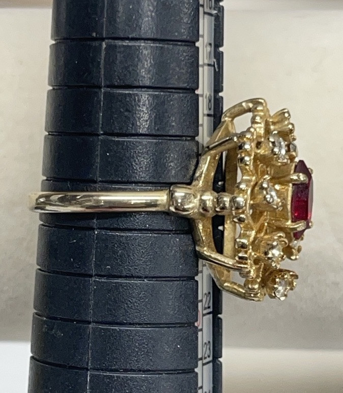 18k HGE Ruby/CZ Ring Size 9 - image 2