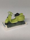 (O) Fève Scooter Vert Vintage Style Vespa Moto Collection Épiphanie Porcelaine