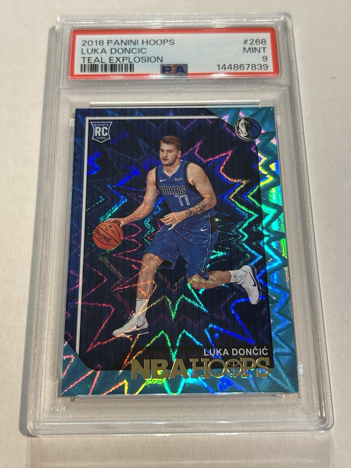 2018-19 Panini NBA Hoops Luka Doncic #268 Teal Explosion Rookie PSA 9 Lakers