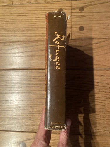 SIGNED - Refugee by Linda and Khalid Shah 1974 Hardcover - Picture 2 of 20