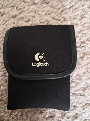Logitech QuickCam for Notebooks Deluxe V-UAV35 Webcam with Travel Case- USED