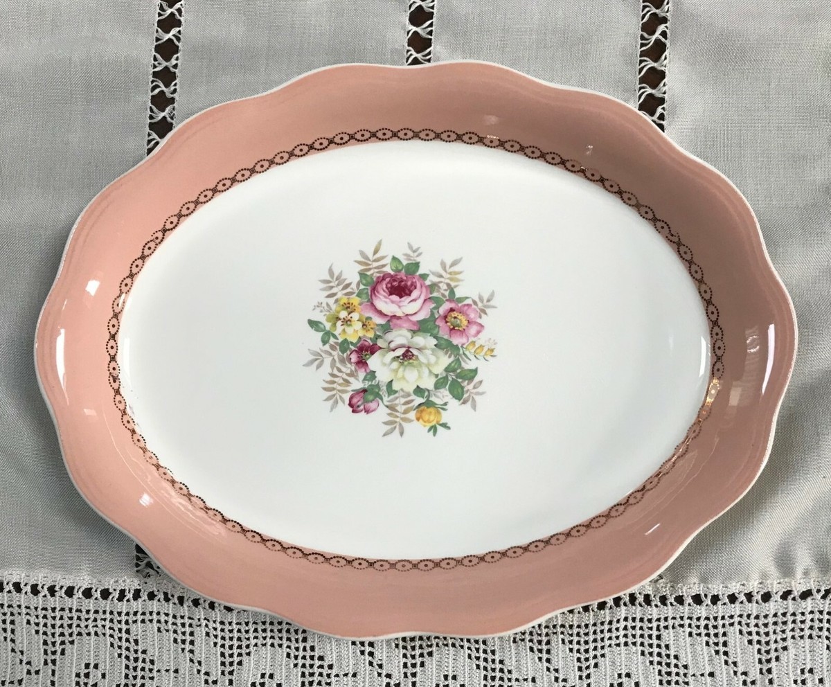 Vintage French Saxon Scalloped China Set of 9, 22kt Gold Floral