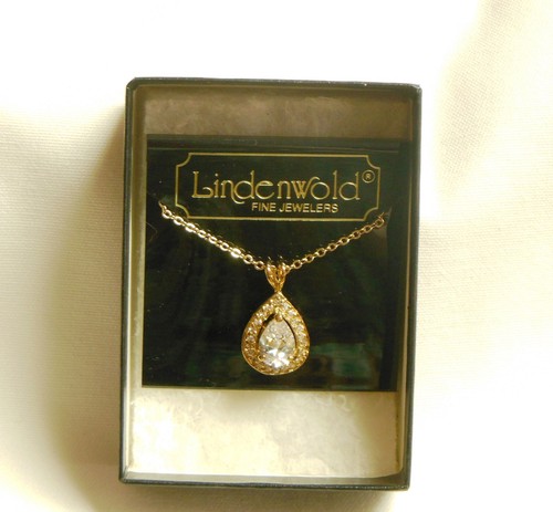 LINDENWOLD FINE JEWELERS 14 KGE TEAR DROP CUBIC ZIRCONIA PENDANT 18" CHAIN - Picture 2 of 10